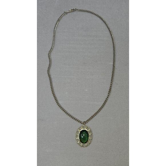 Vintage Emerald Green Silver Tone Oval Pendant with Silver Tone Dainty Chain - Picture 8 of 14